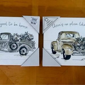 Set of two canvas pictures